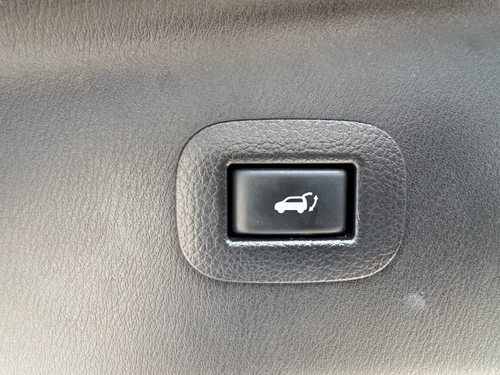 Photo 22 of this NISSAN ARMADA