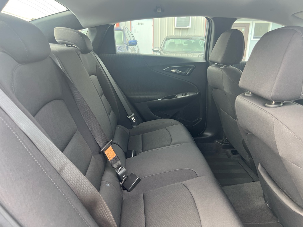 Photo 16 of this CHEVROLET MALIBU
