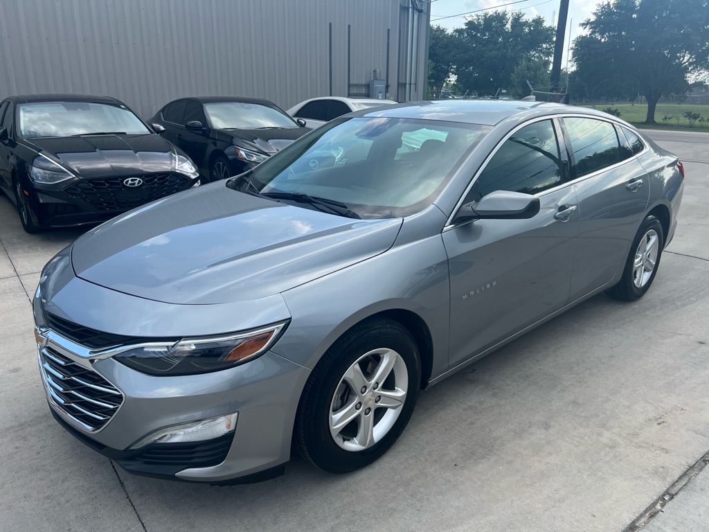 Photo 2 of this CHEVROLET MALIBU