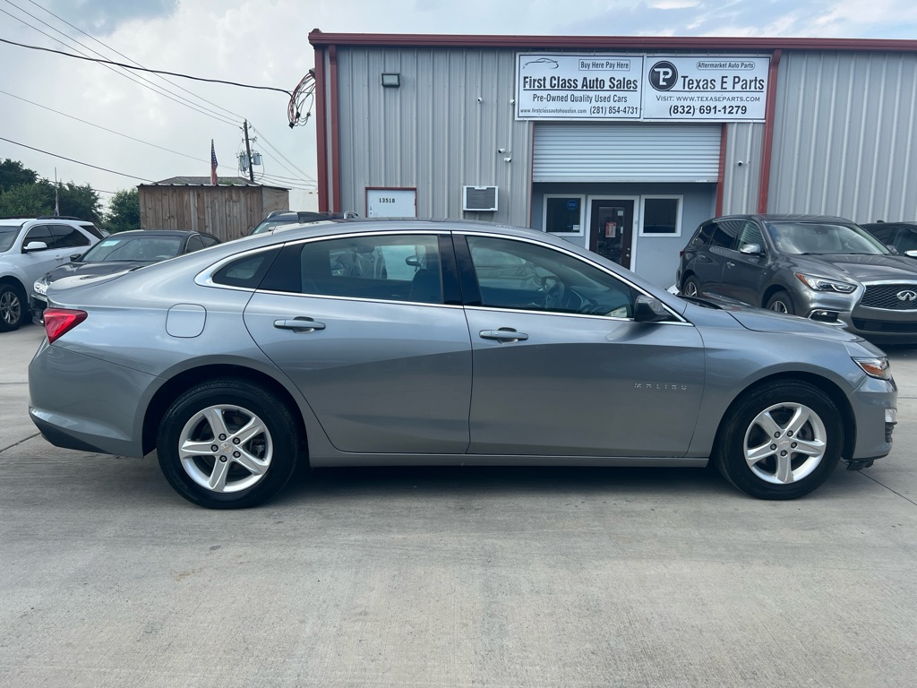 Photo 5 of this CHEVROLET MALIBU