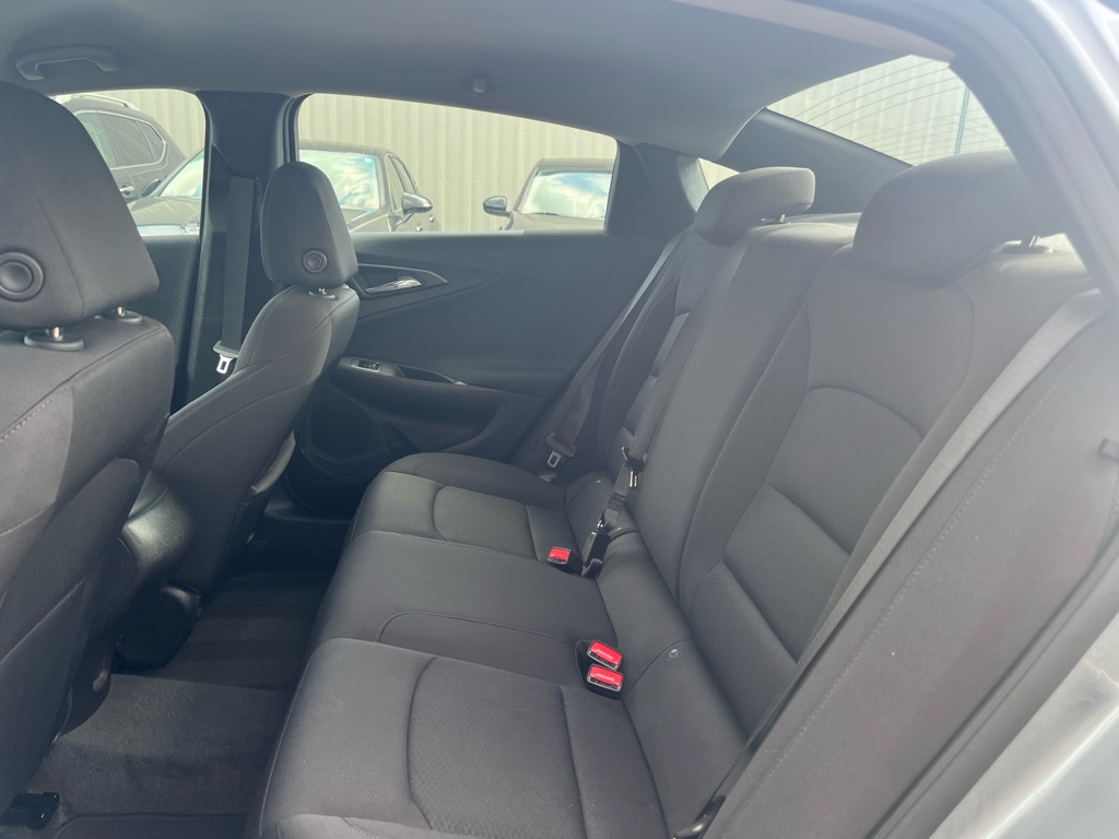 Photo 11 of this CHEVROLET MALIBU