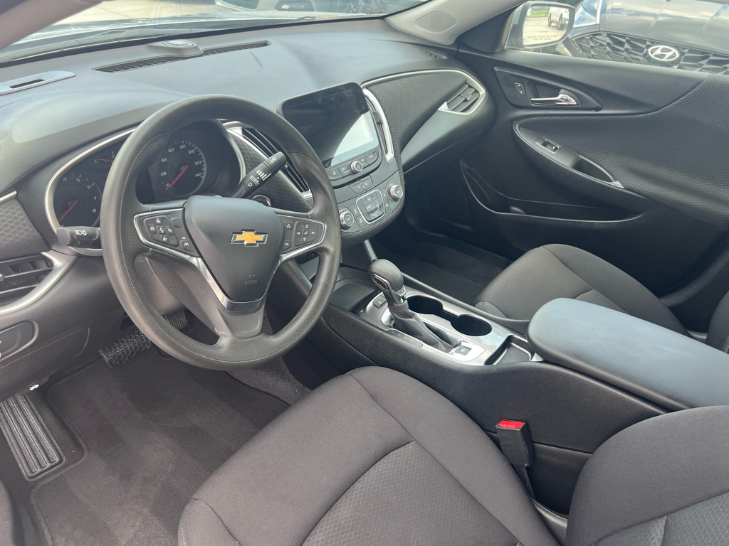 Photo 14 of this CHEVROLET MALIBU