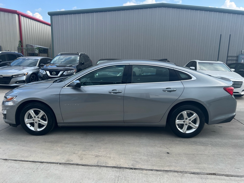 Photo 9 of this CHEVROLET MALIBU