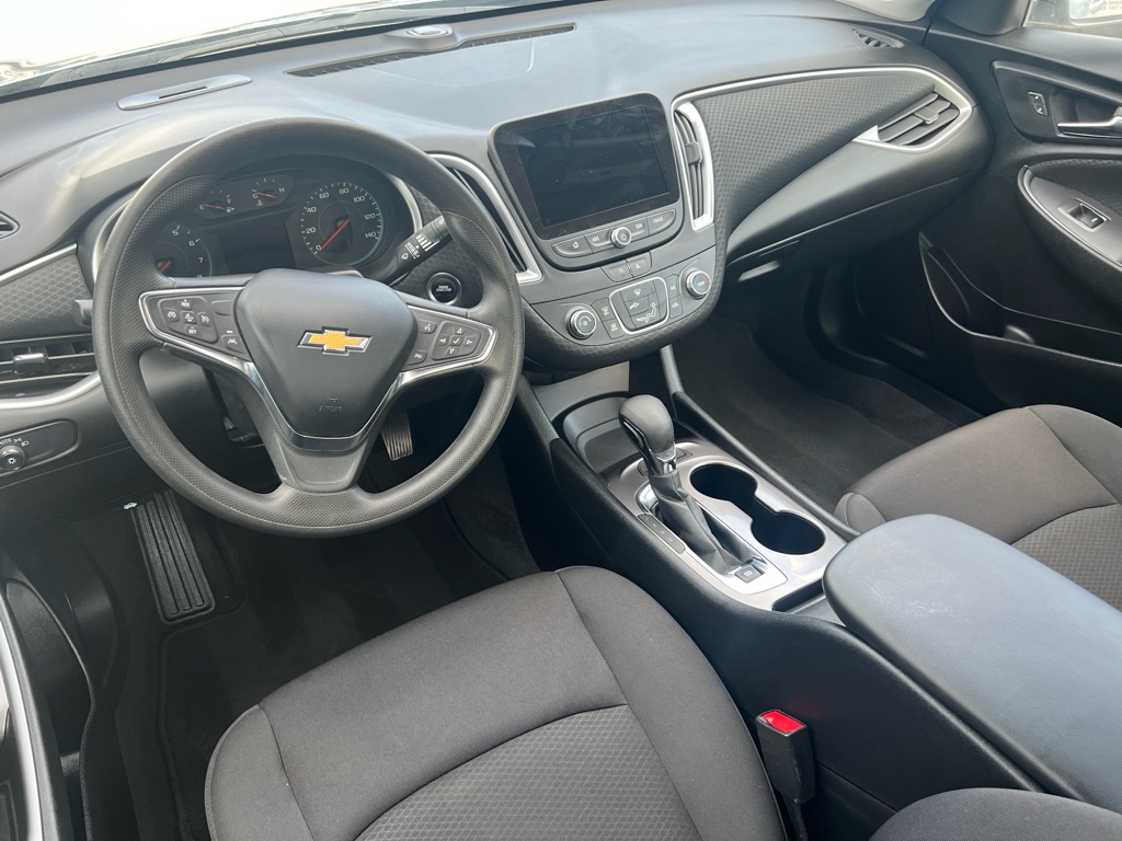 Photo 12 of this CHEVROLET MALIBU