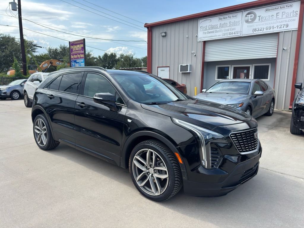 Photo 4 of this CADILLAC XT4
