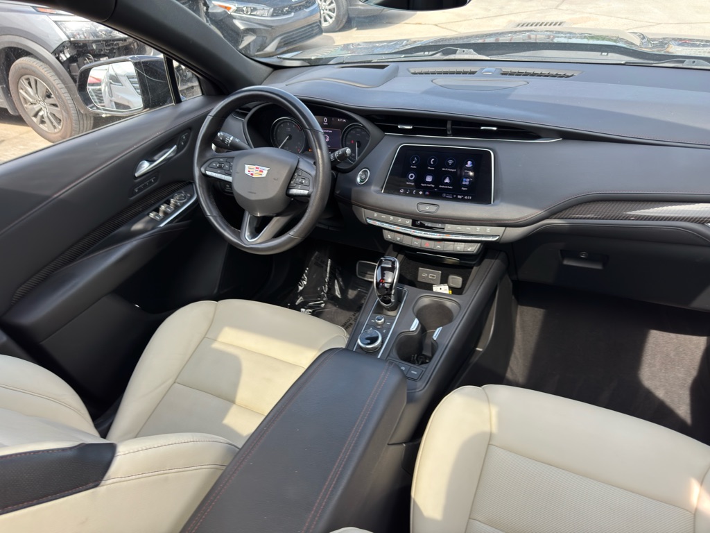 Photo 19 of this CADILLAC XT4