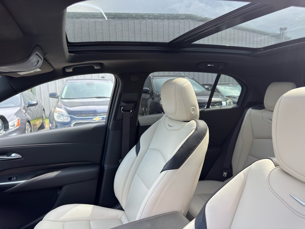 Photo 15 of this CADILLAC XT4