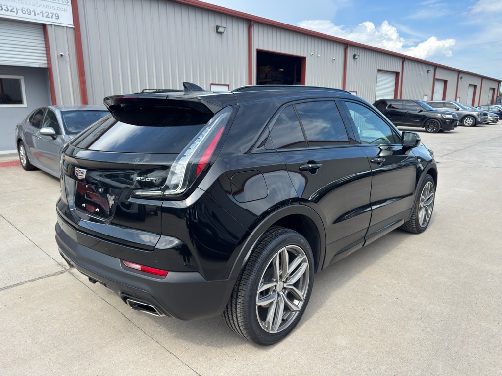 Photo 6 of this CADILLAC XT4