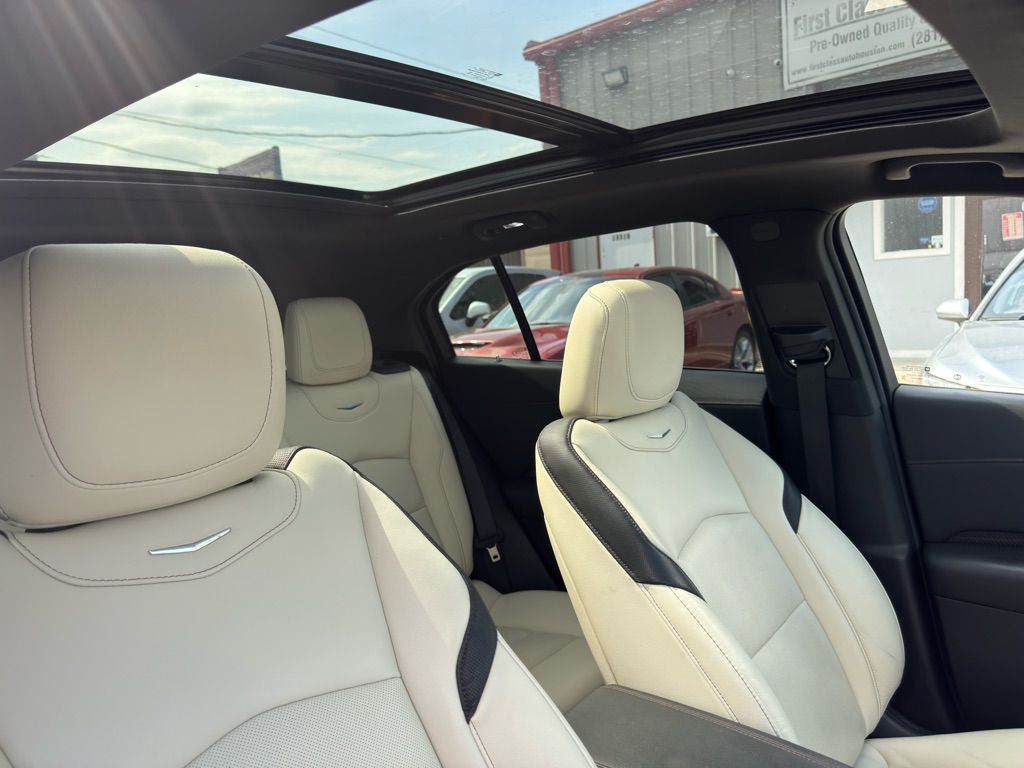 Photo 23 of this CADILLAC XT4