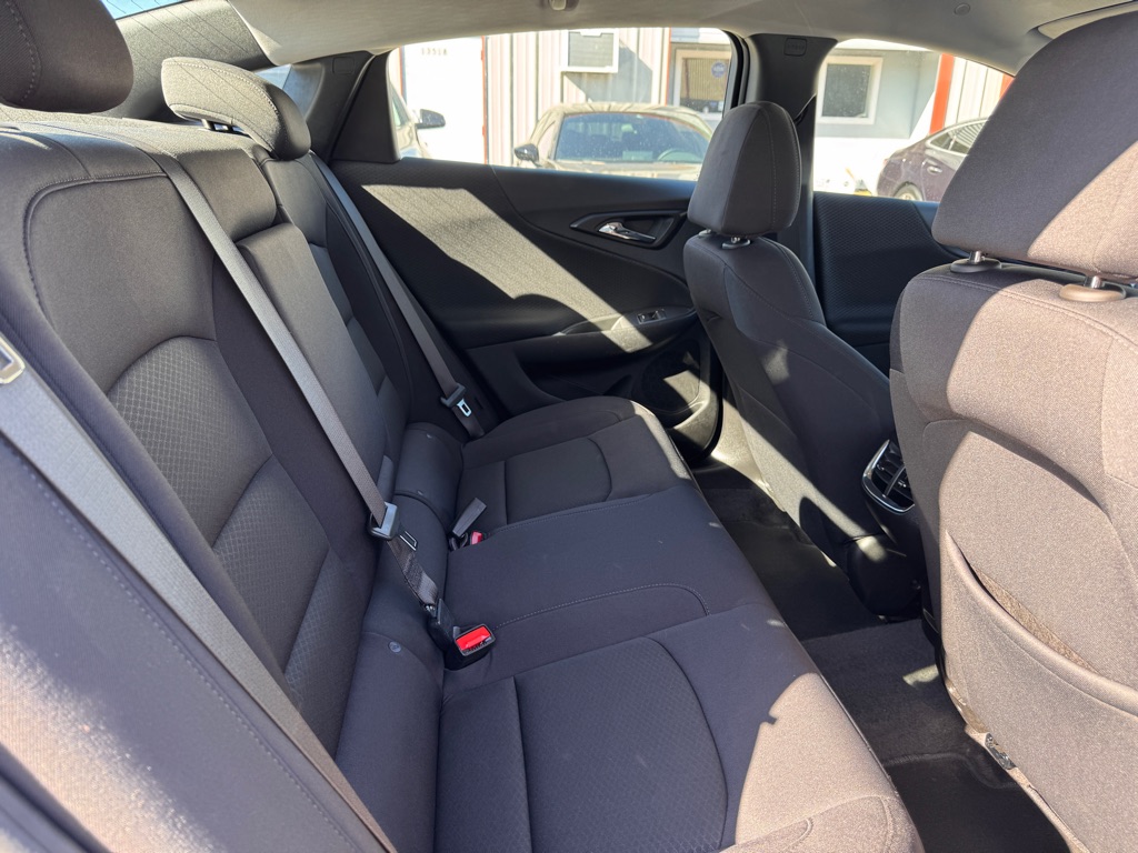 Photo 16 of this CHEVROLET MALIBU