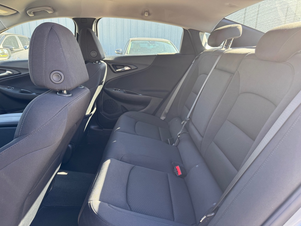 Photo 11 of this CHEVROLET MALIBU