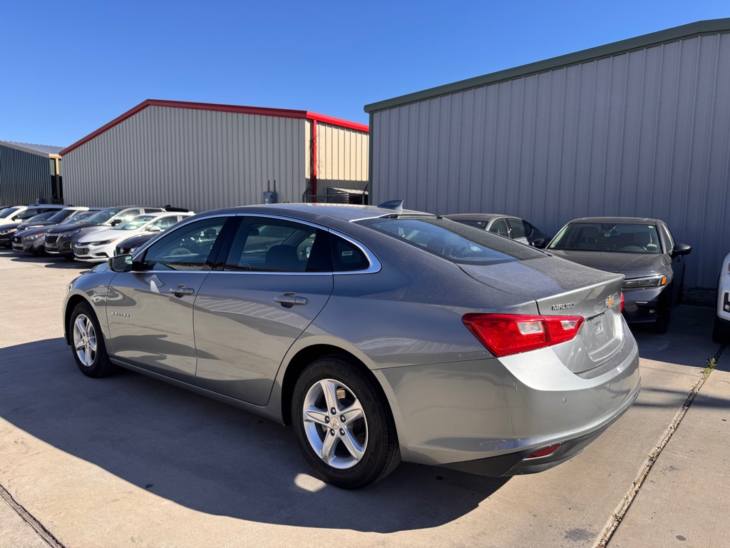 Photo 8 of this CHEVROLET MALIBU