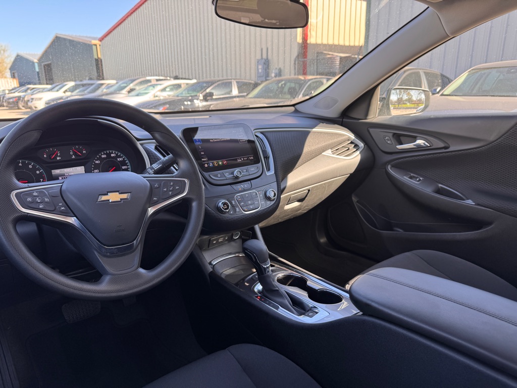 Photo 12 of this CHEVROLET MALIBU