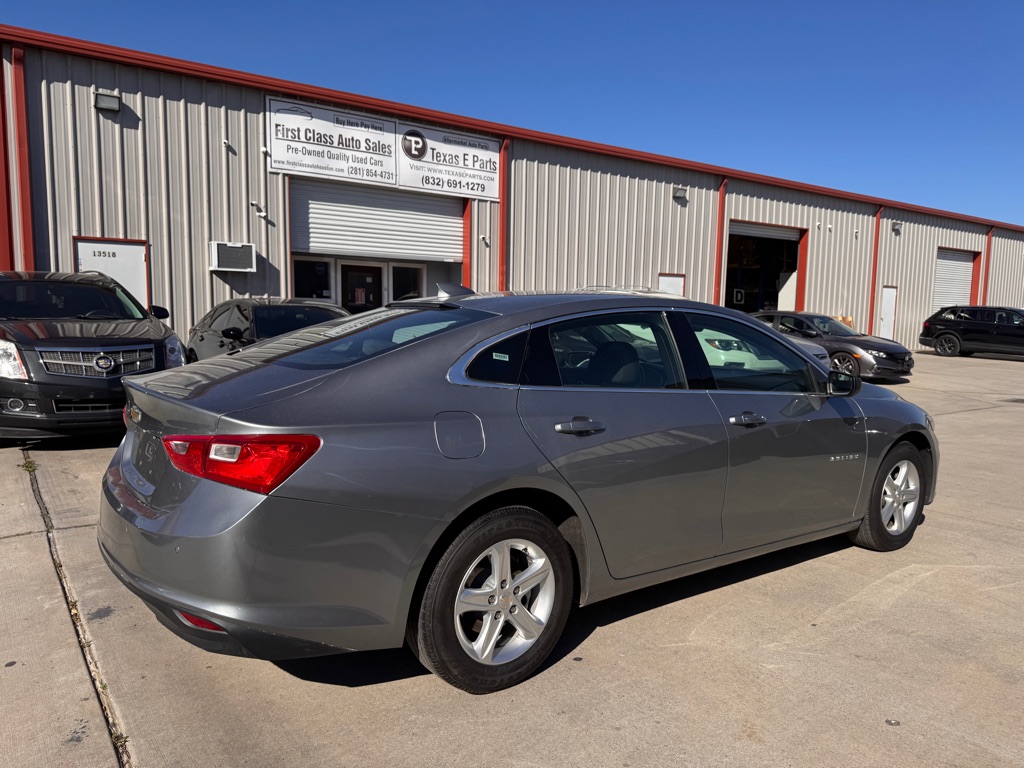 Photo 6 of this CHEVROLET MALIBU