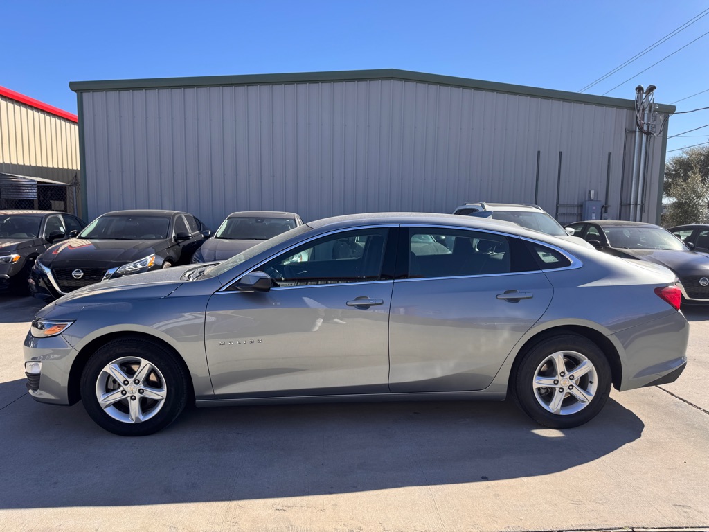 Photo 9 of this CHEVROLET MALIBU