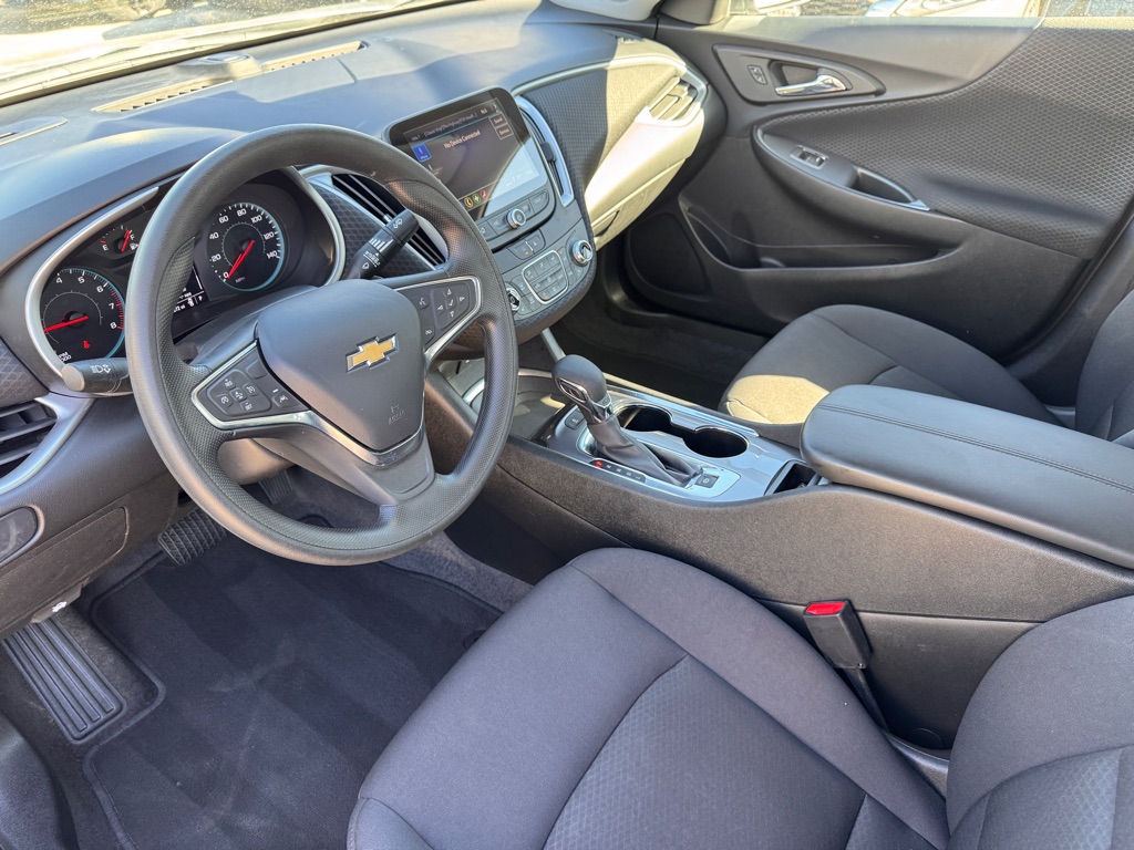 Photo 13 of this CHEVROLET MALIBU