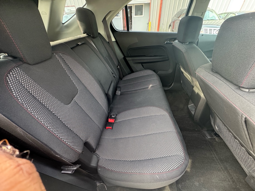Photo 16 of this CHEVROLET EQUINOX