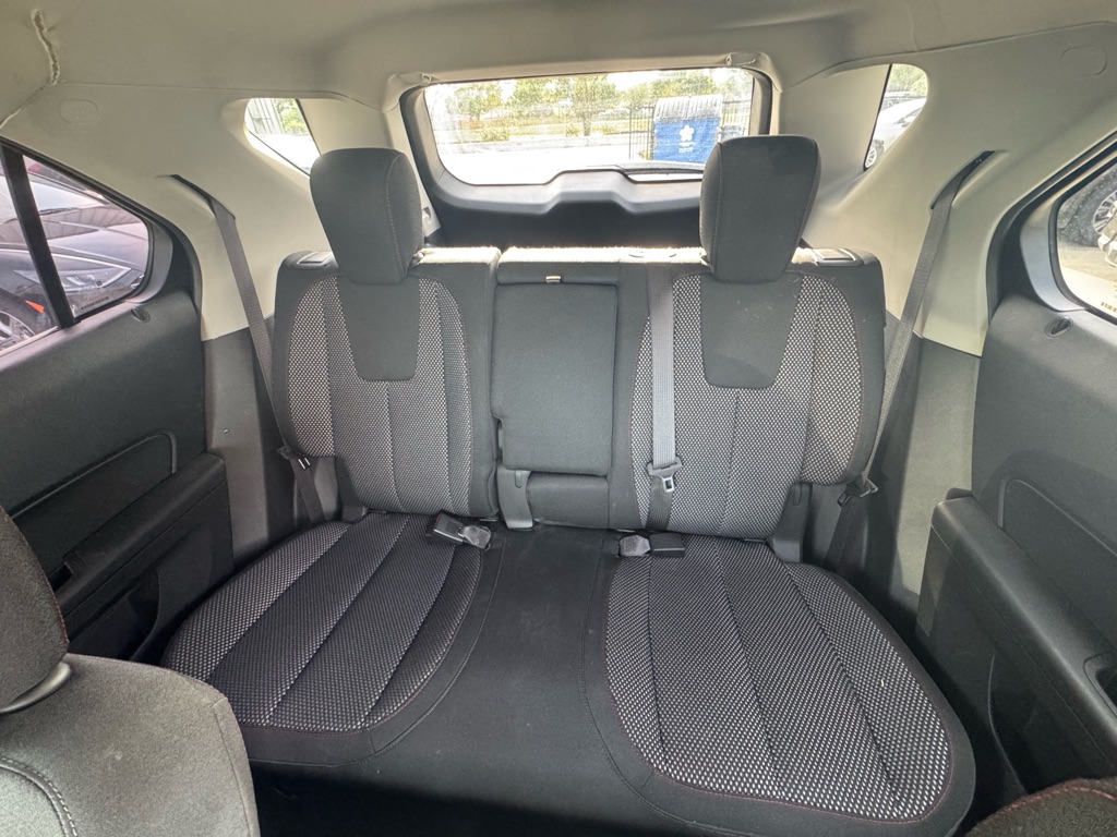 Photo 14 of this CHEVROLET EQUINOX