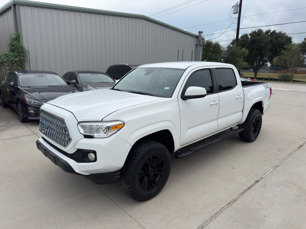 Photo 2 of this TOYOTA TACOMA