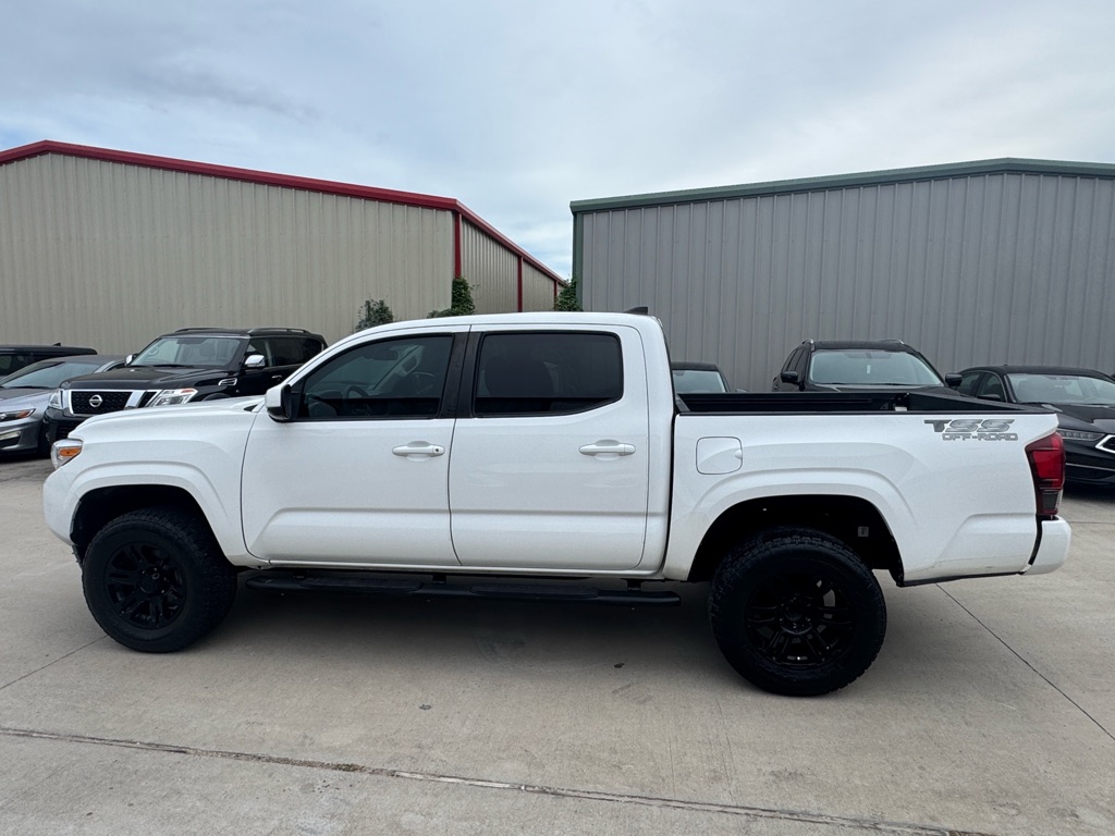 Photo 9 of this TOYOTA TACOMA