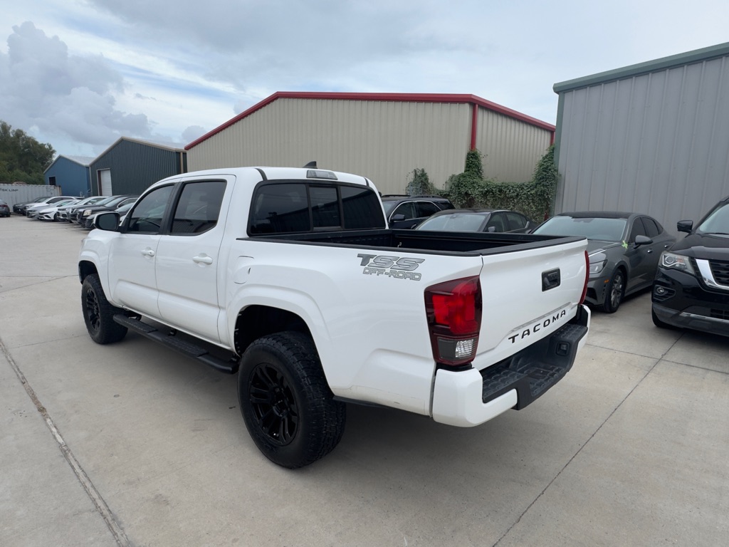 Photo 8 of this TOYOTA TACOMA
