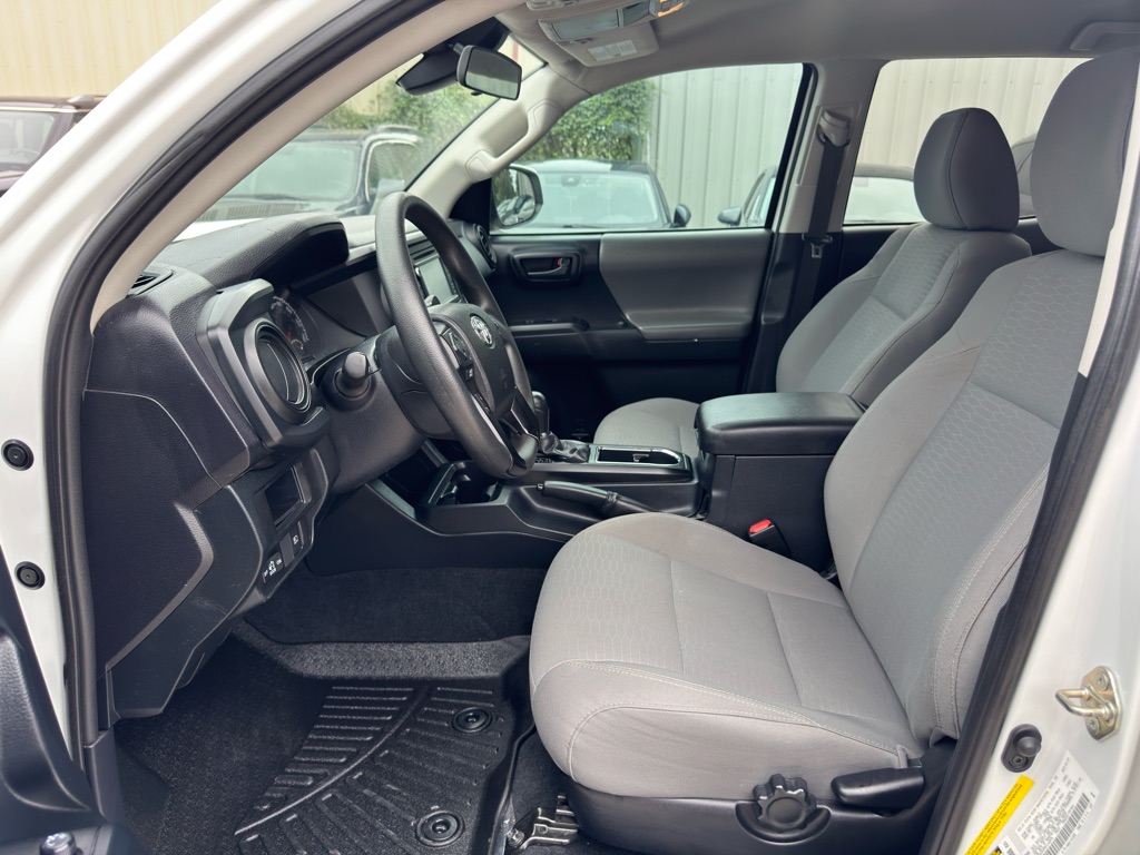 Photo 12 of this TOYOTA TACOMA