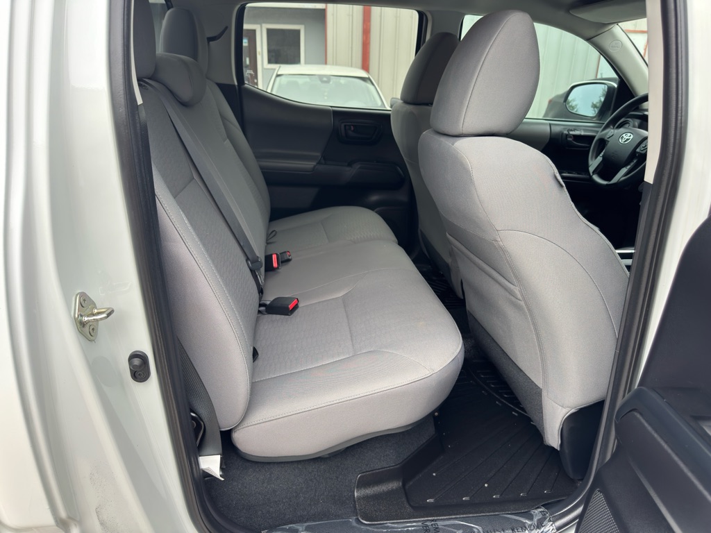 Photo 16 of this TOYOTA TACOMA