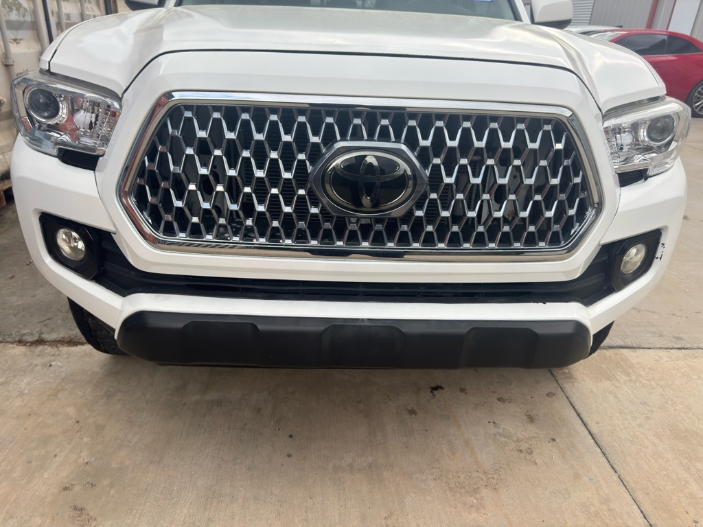 Photo 20 of this TOYOTA TACOMA