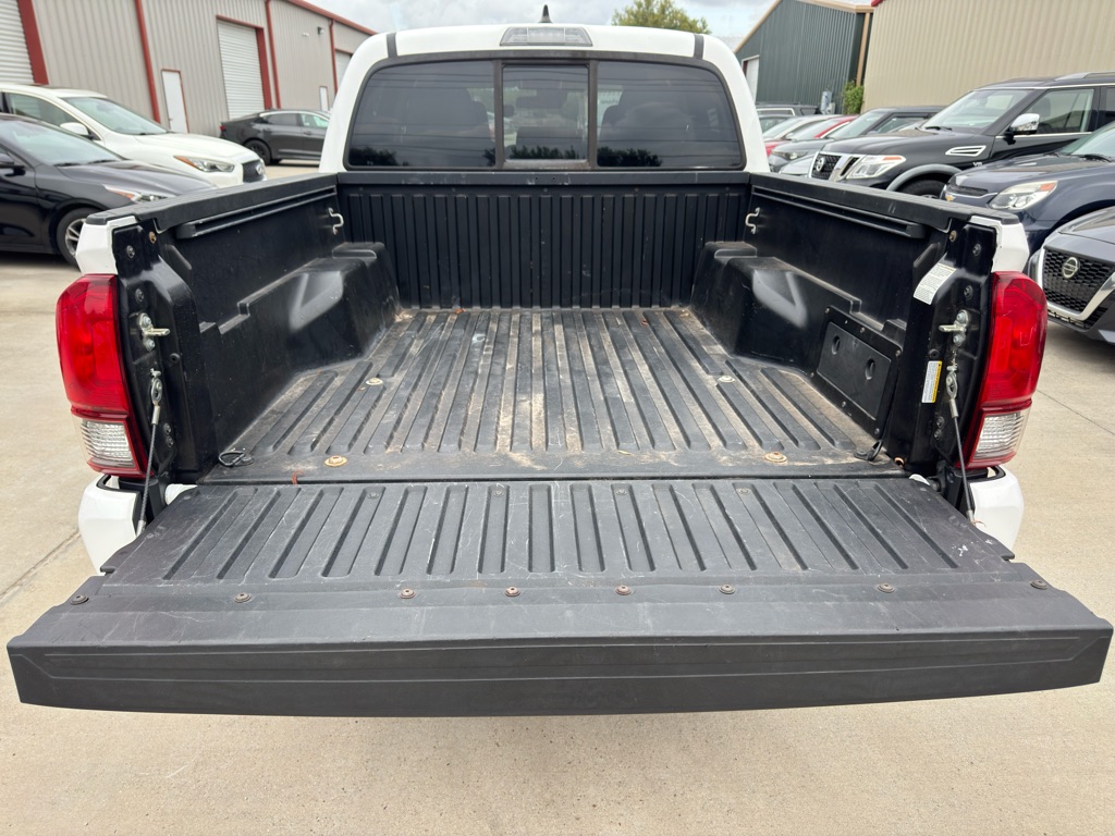 Photo 15 of this TOYOTA TACOMA