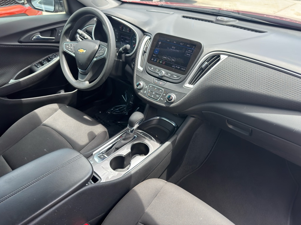 Photo 21 of this CHEVROLET MALIBU