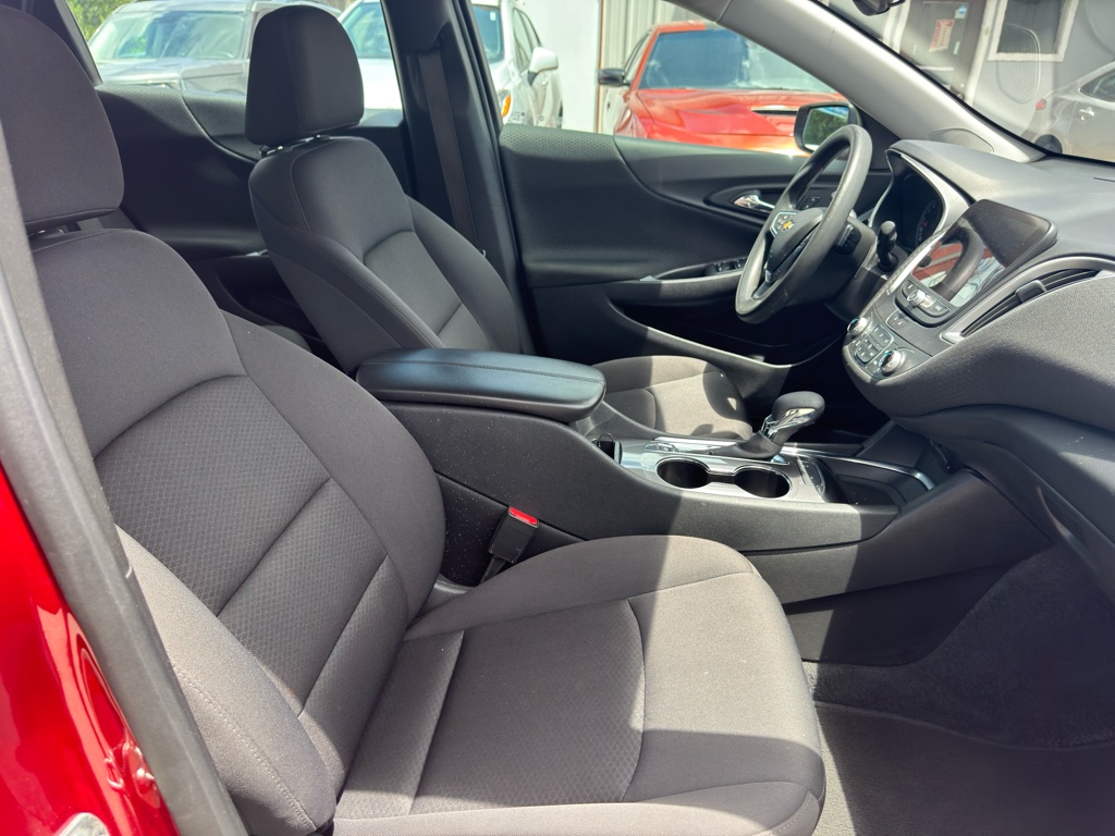 Photo 20 of this CHEVROLET MALIBU