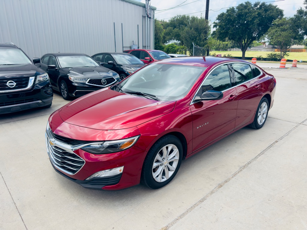 Photo 2 of this CHEVROLET MALIBU