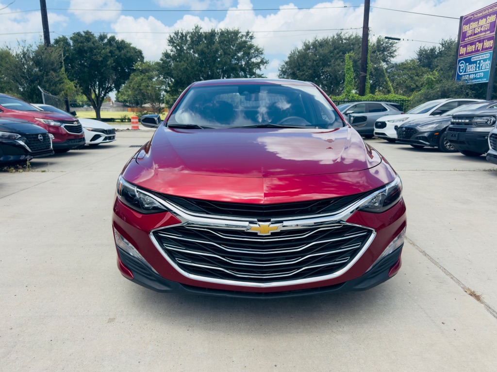 Photo 4 of this CHEVROLET MALIBU