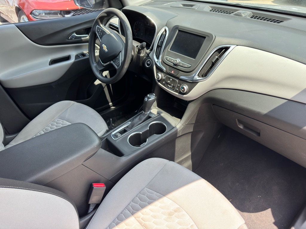 Photo 18 of this CHEVROLET EQUINOX