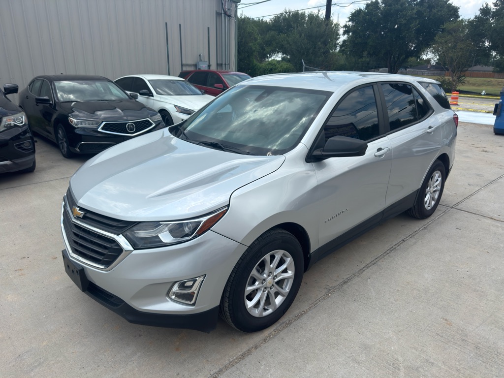 Photo 2 of this CHEVROLET EQUINOX