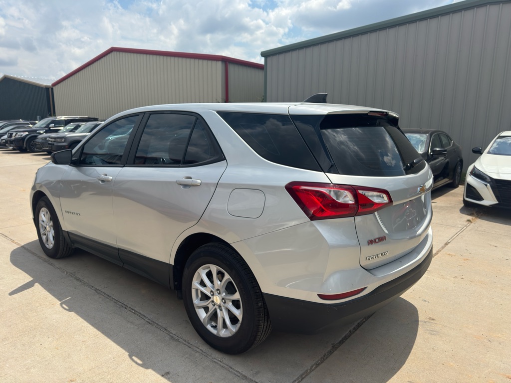 Photo 8 of this CHEVROLET EQUINOX