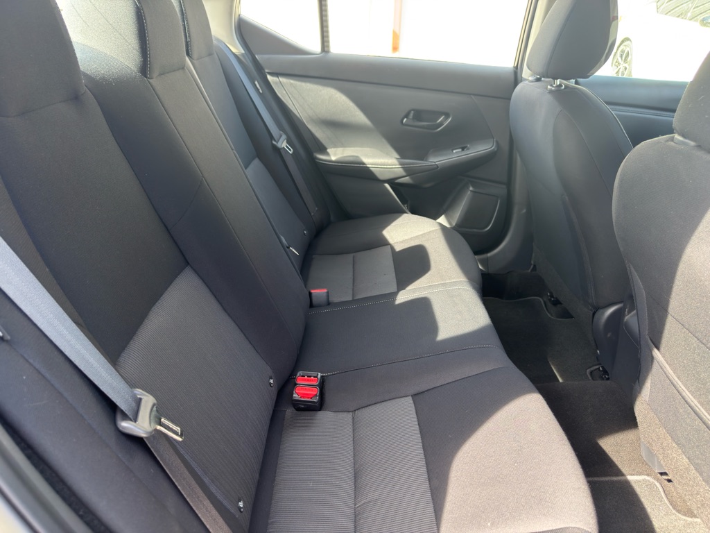 Photo 15 of this NISSAN SENTRA