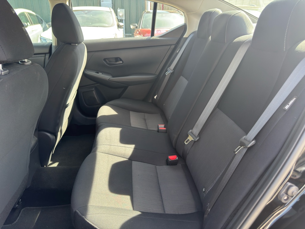 Photo 11 of this NISSAN SENTRA