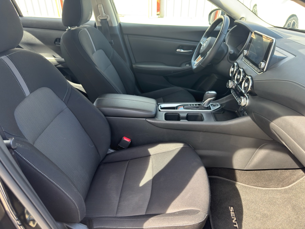 Photo 19 of this NISSAN SENTRA