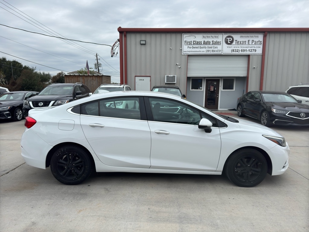 Photo 5 of this CHEVROLET CRUZE