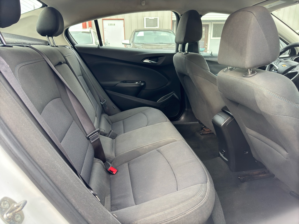 Photo 15 of this CHEVROLET CRUZE