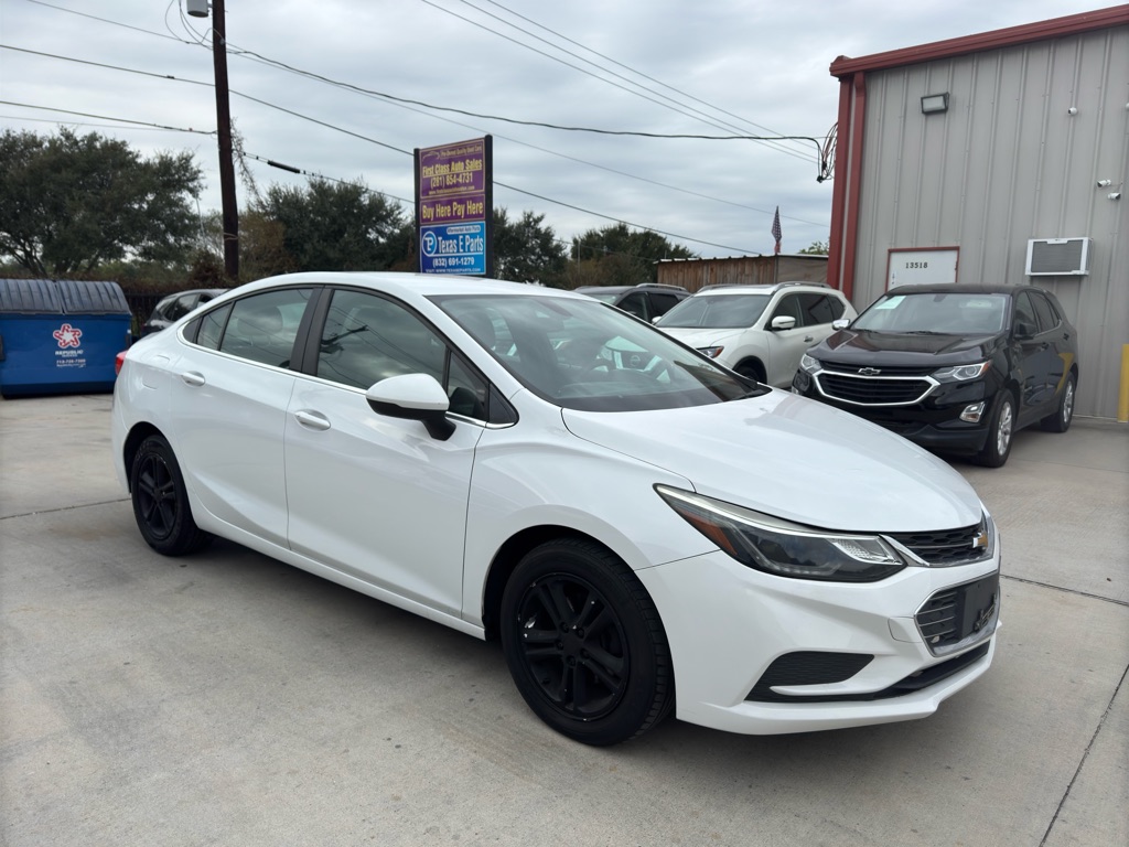 Photo 4 of this CHEVROLET CRUZE