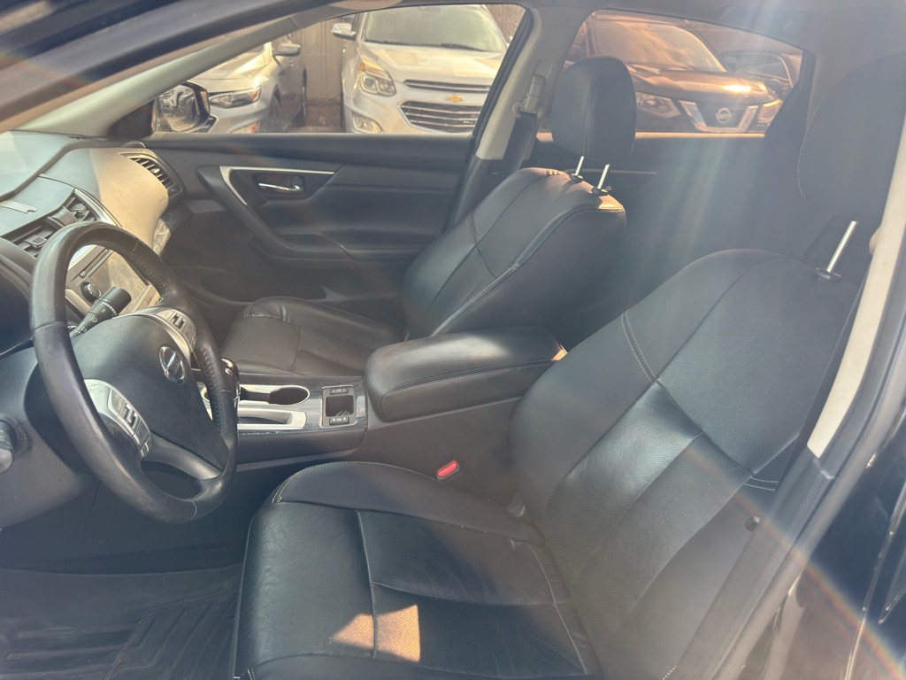 Photo 12 of this NISSAN ALTIMA