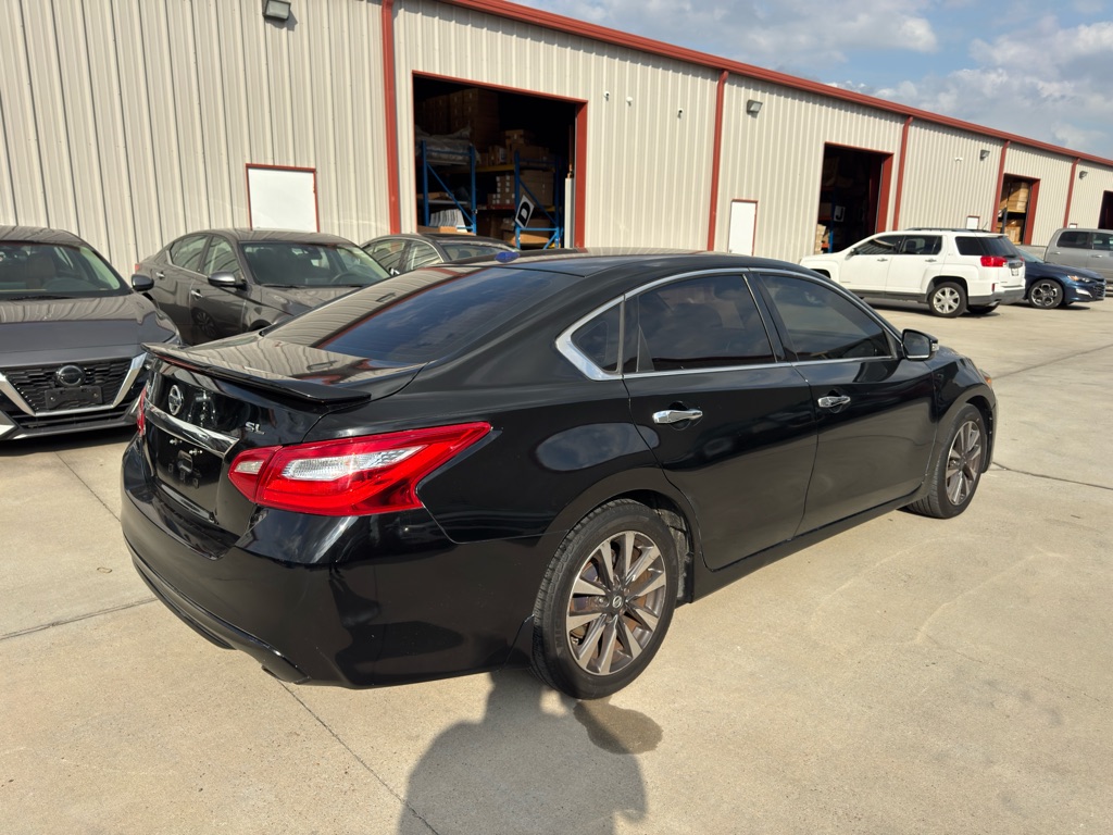 Photo 6 of this NISSAN ALTIMA