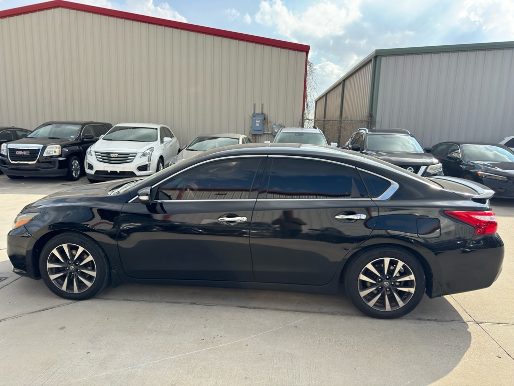 Photo 9 of this NISSAN ALTIMA