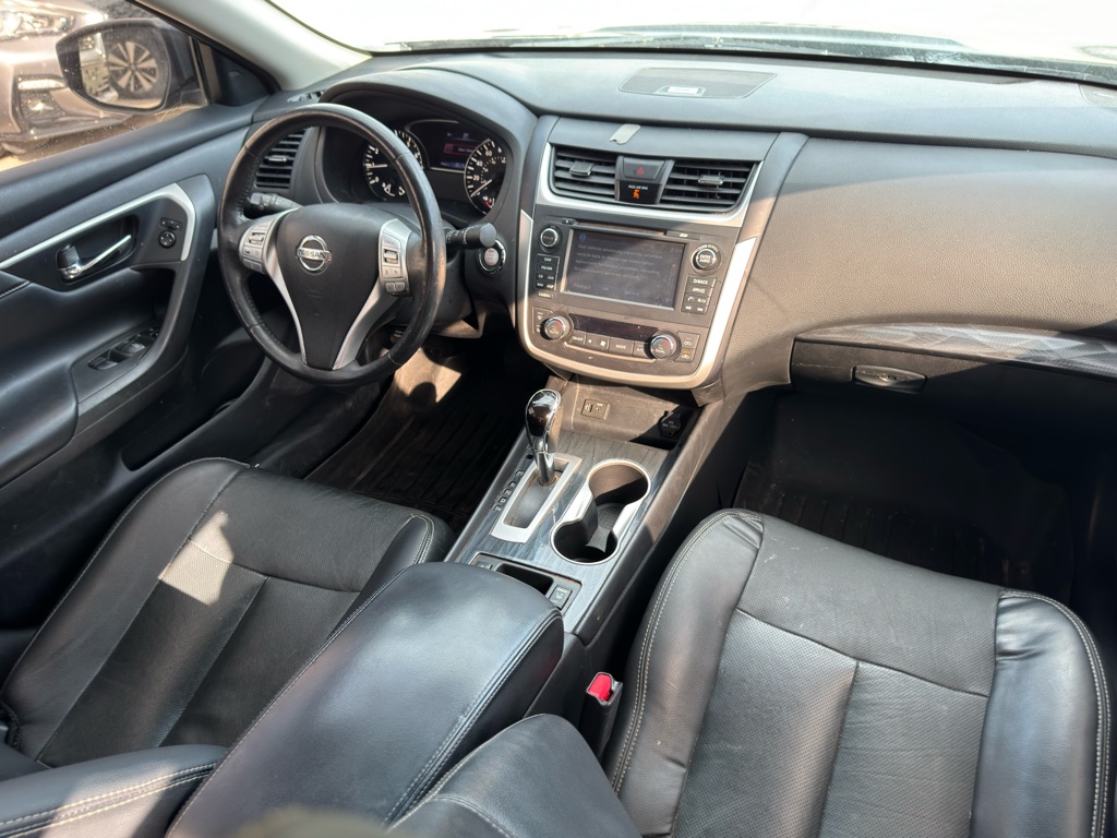Photo 15 of this NISSAN ALTIMA