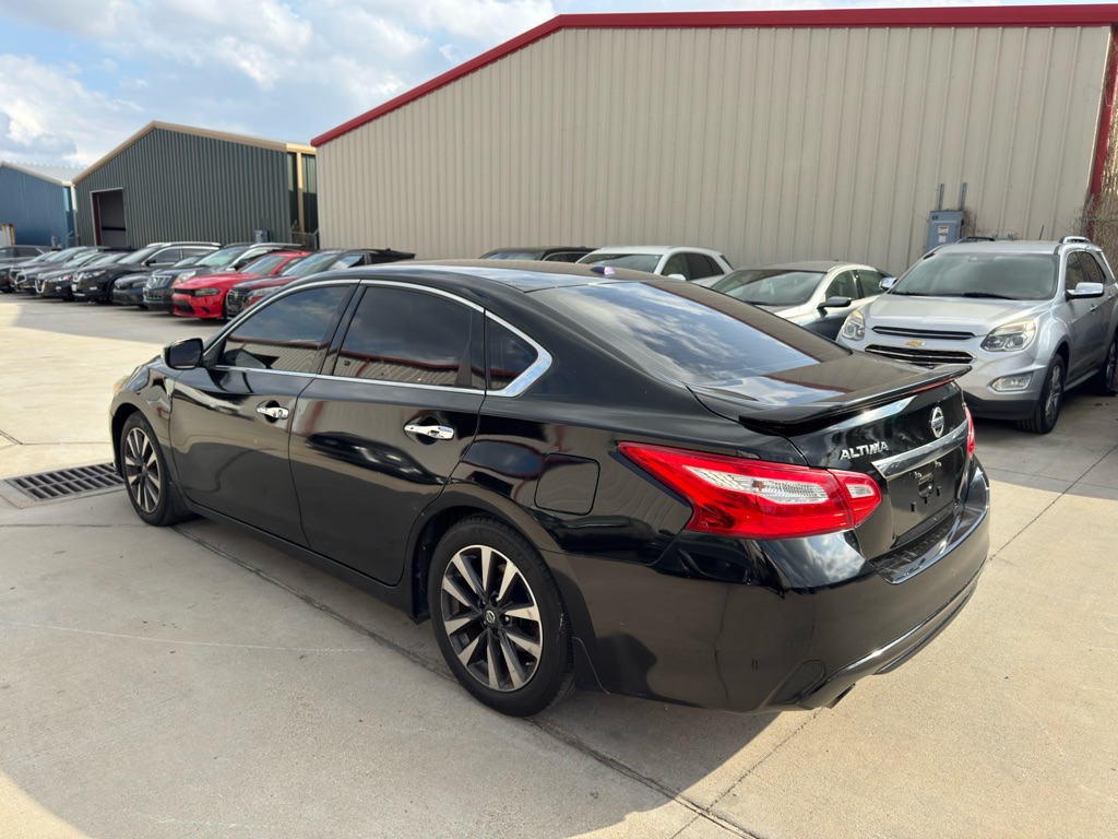 Photo 8 of this NISSAN ALTIMA