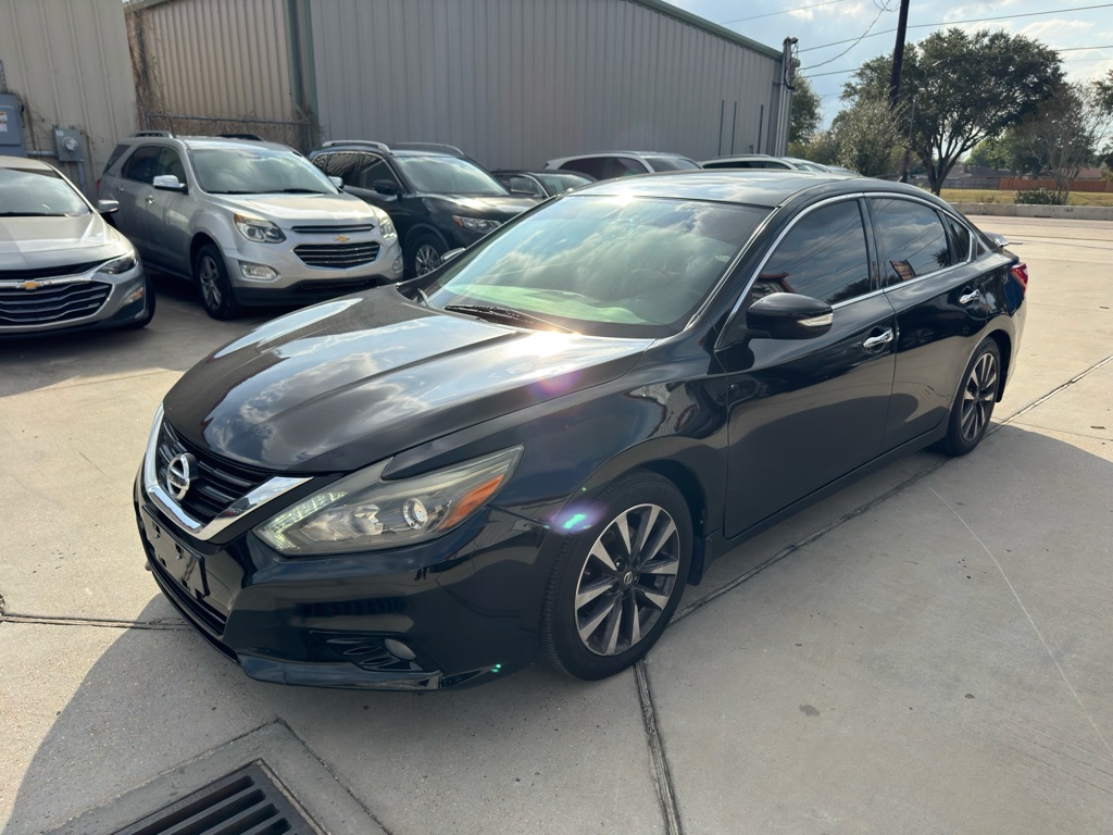 Photo 2 of this NISSAN ALTIMA