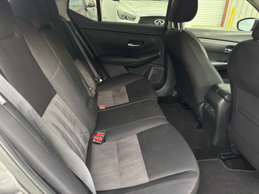 Photo 15 of this NISSAN SENTRA