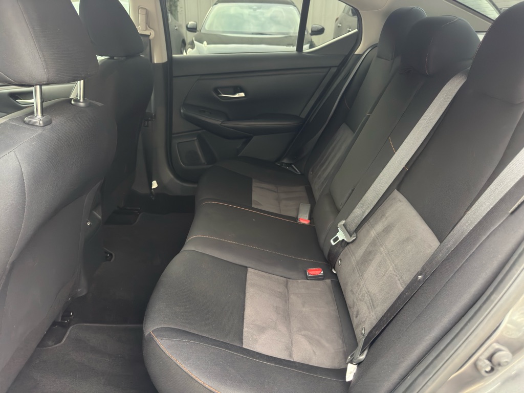 Photo 11 of this NISSAN SENTRA